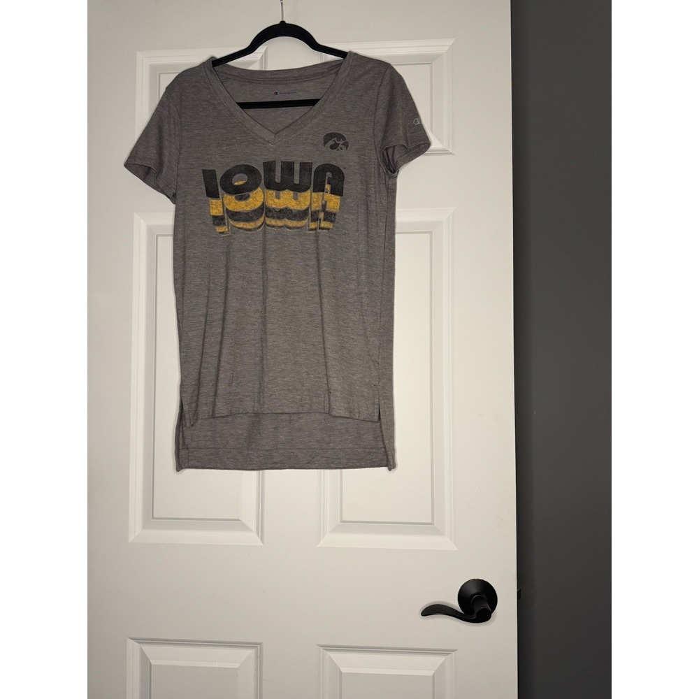 Champion Iowa Hawkeyes V Neck T Shirt Small  Slit Sides Herky College Sports